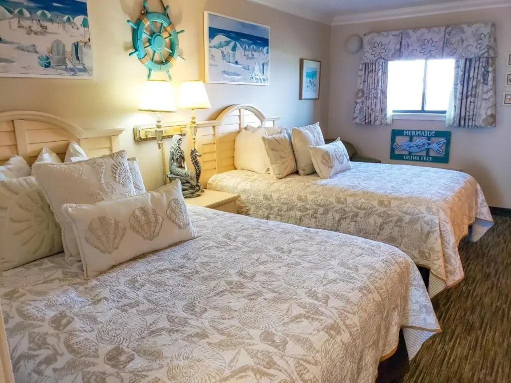 Coral Beach 816