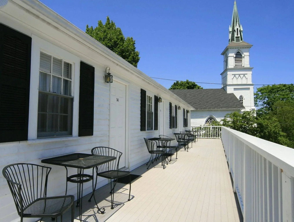 Eagle House Motel