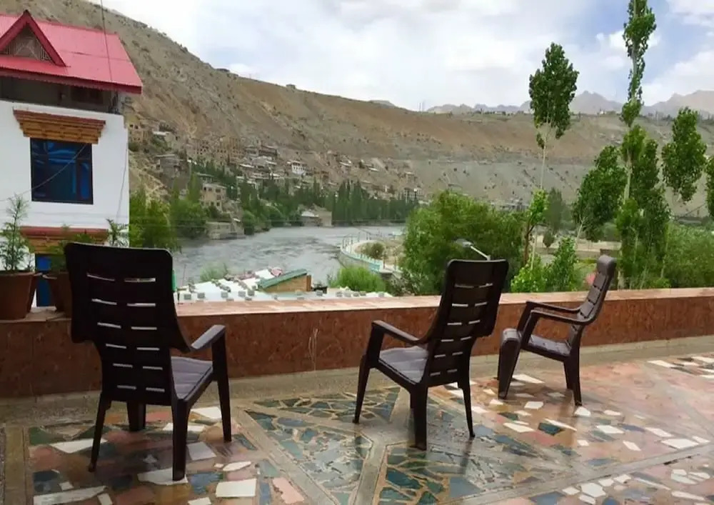 Hotel D'Zojila - Kargil
