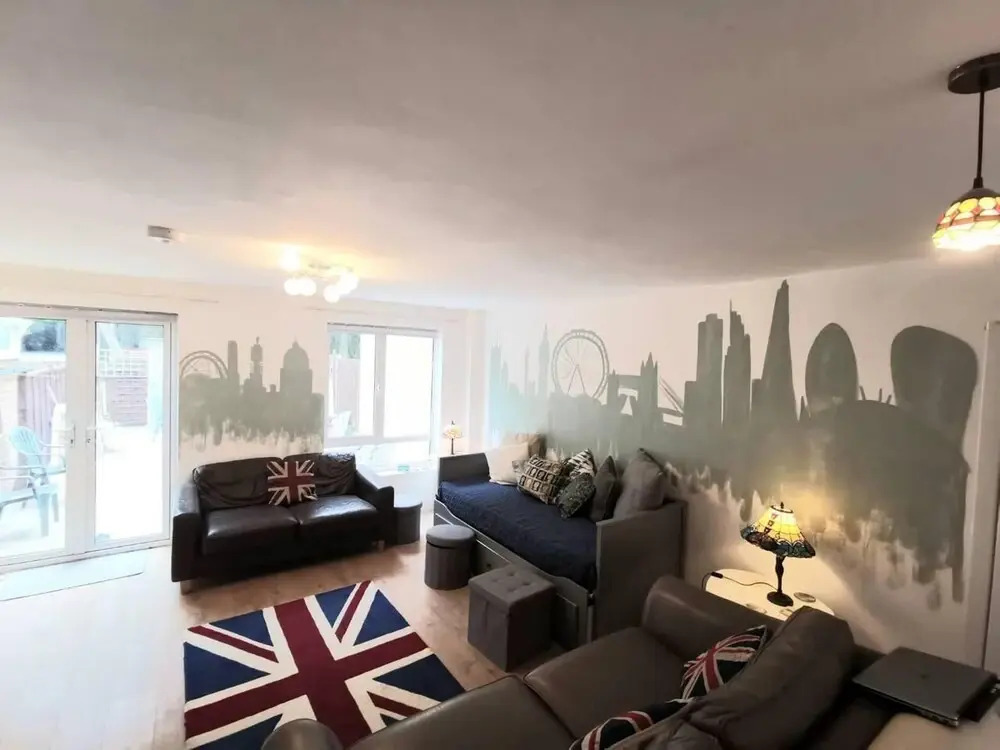 Stunning Bespoke 3-bed House in Central London