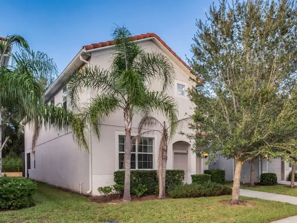 6 Bedrooms 5 Bathrooms Paradise Palms 8937 Cp
