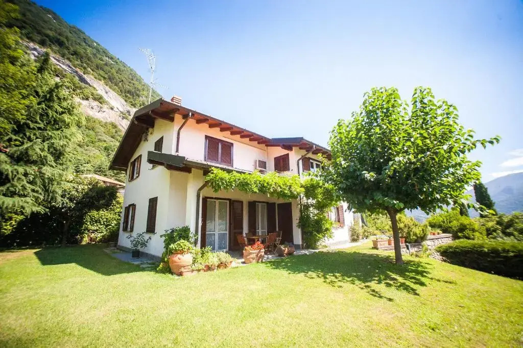 J&J House
