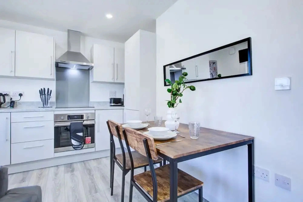 Penny Place Retreat Central 2bed 2bath by Station Free Parking