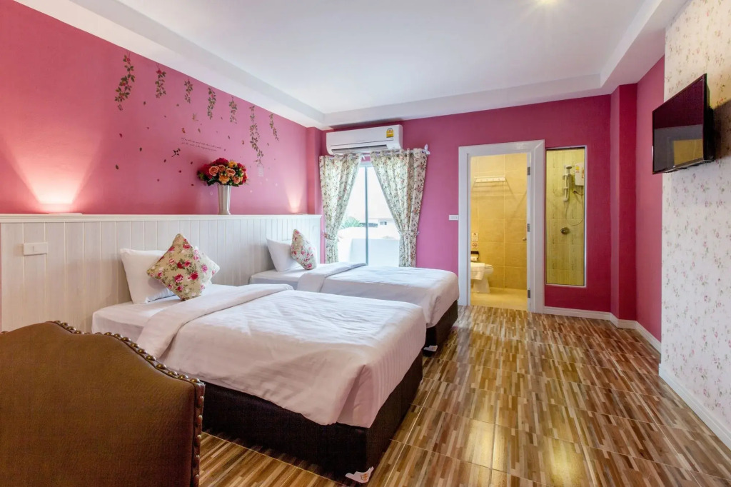 Gallery Lake View Hotel
