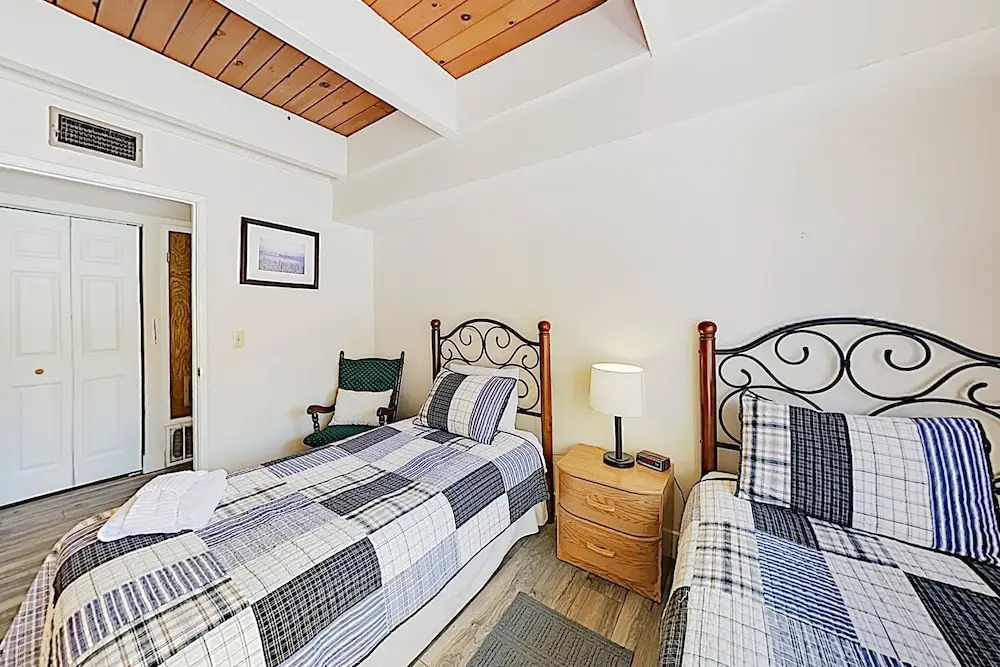Tahoe Keys Mountain  W/ Dock 2 Bedroom Condo