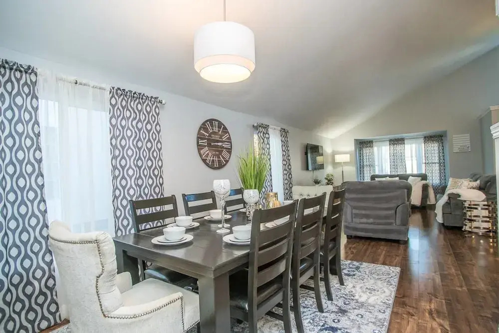 Laredo Legato 4 bd 3 ba Sparkling Pool & Spa!