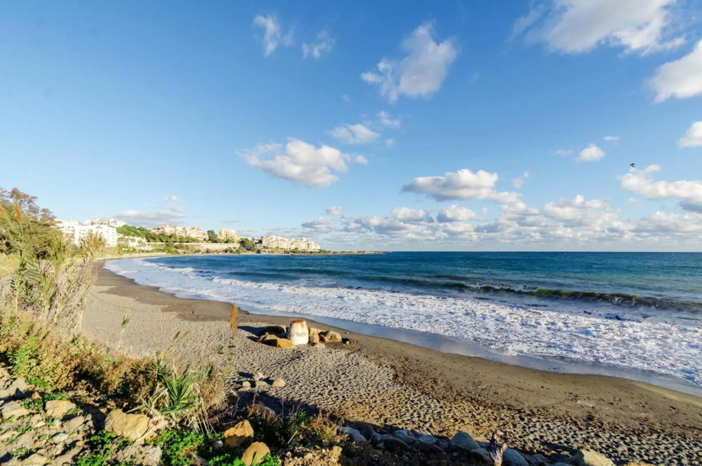LUXURY APARTMENT FRONTAL BEACH in Doncella Beach