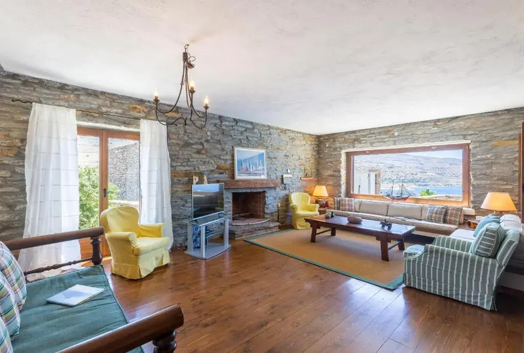 Villa Myrto, breathtaking Aegean view, 5' from Koundouros beach