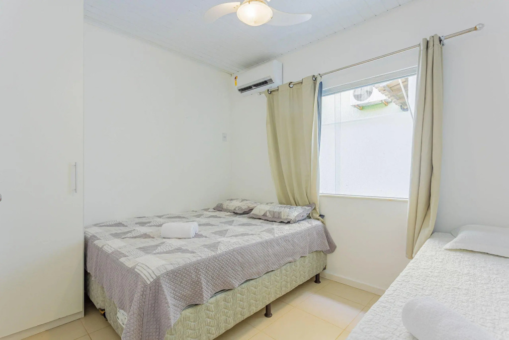 Gb14 Ampla Casa 6 Quartos Com Piscina E Churrasqueira