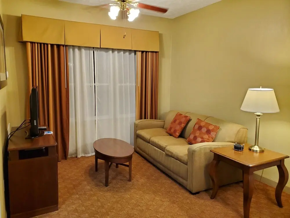 Nashville 2BD Lockoff
