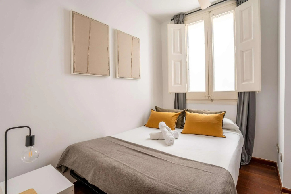 Ronda Sant Pere Private City Center 3Bedroom Suite B