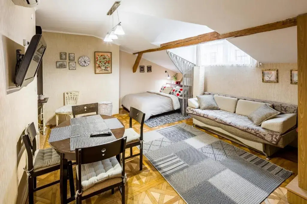 Apartment on Svobody Avenue 47