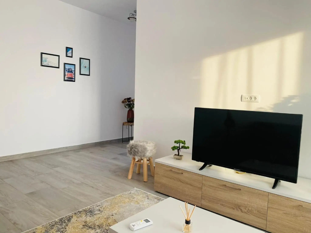 SOHO Apartment - City View with Rooftop Garden
