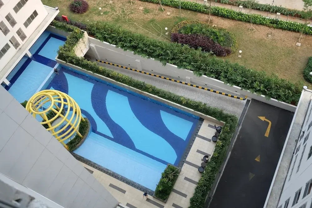 Homey Bassura City Apartment near Shopping Center