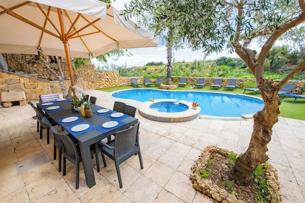 Villa Soldanis Sleeps 12 with Pool