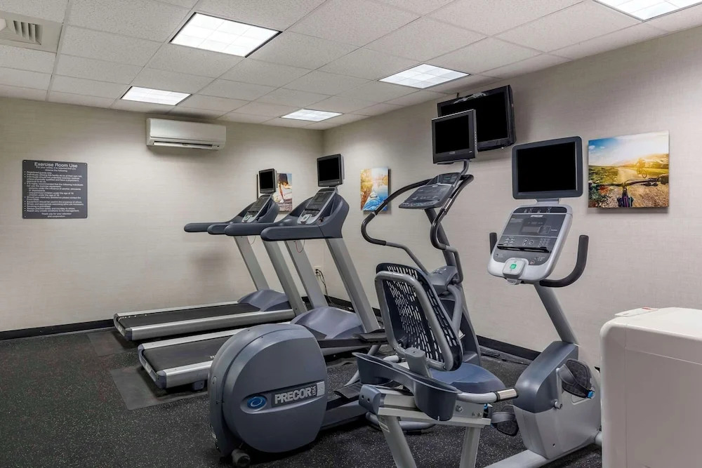 Holiday Inn Express Hotel & Suites Amherst-Hadley, MA