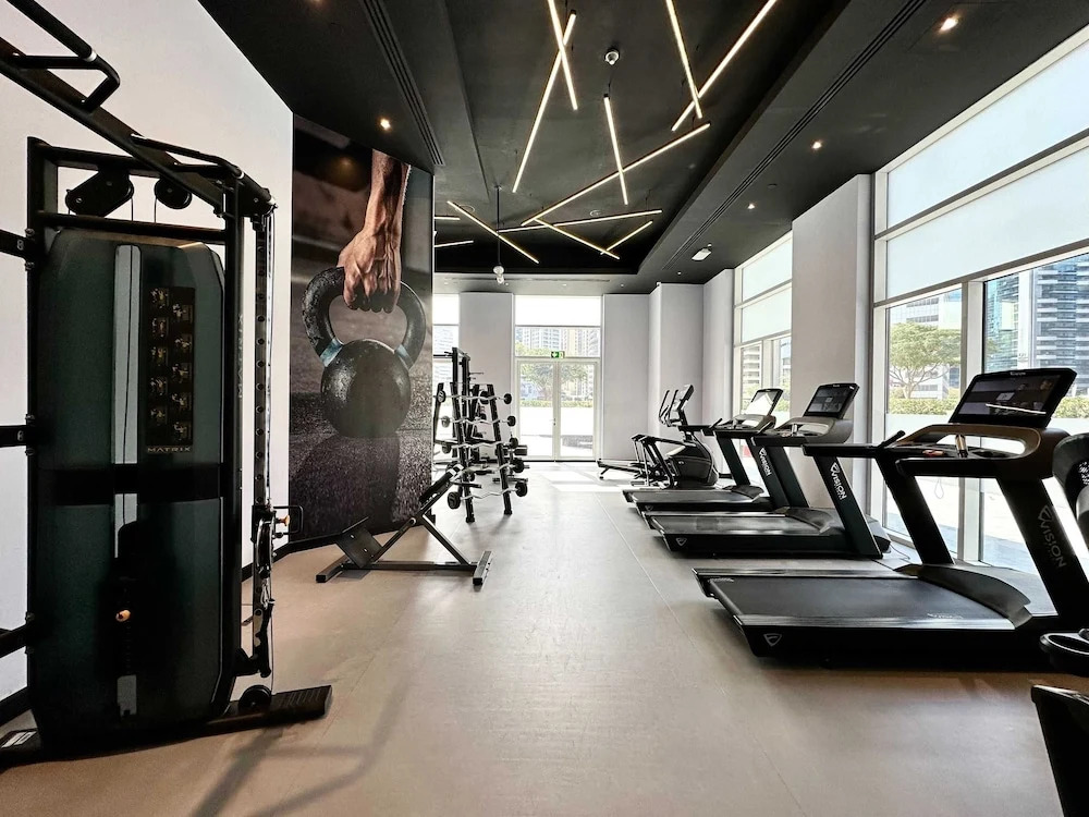 Silkhaus Large Studio Madison Res High Floor