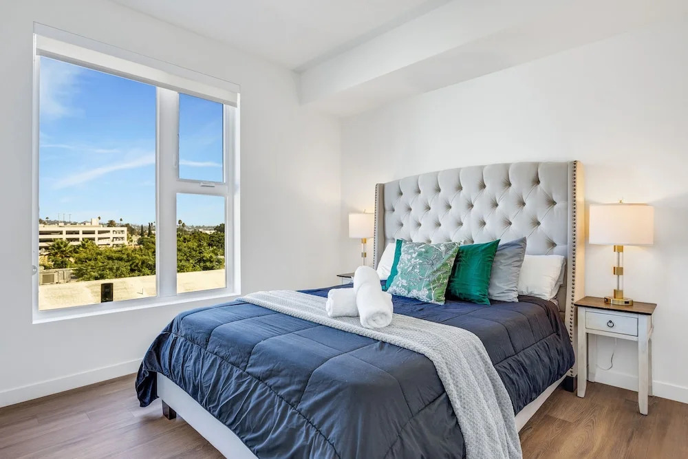 Luxury Apartment in Hollywood