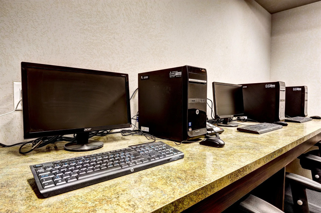 Home Inn & Suites - Swift Current