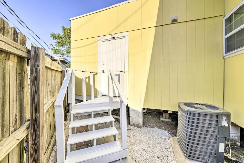 A-frame Family Home Near Beach: Beach Gear!