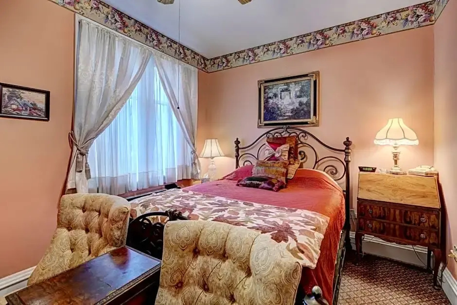 Grandison Inn
