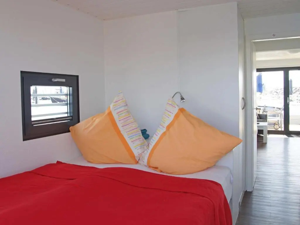FLOATING 44 Laboe