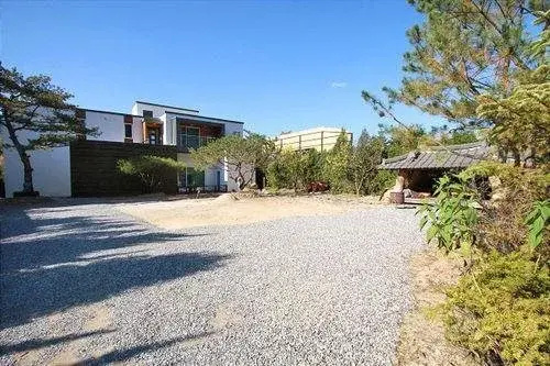 Yangpyeong Nobel Les Pension