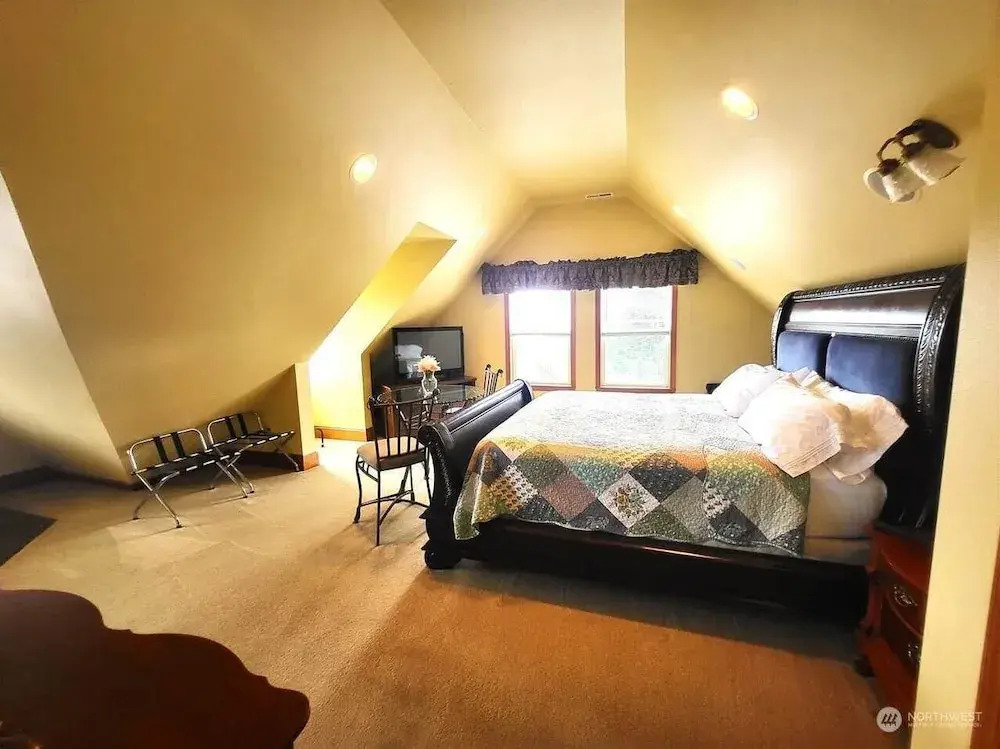 The Mansion Inn