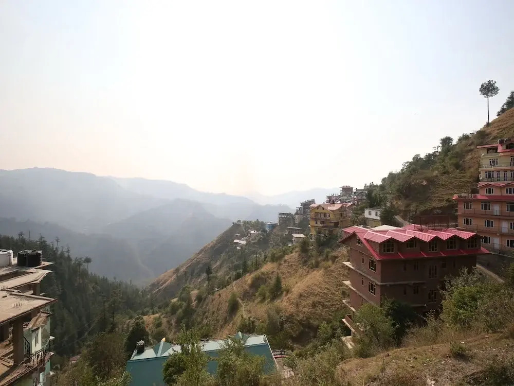 OYO 13667 Home 2RK Pine Forest View Bharari