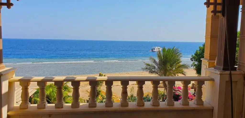 Luxury Seafront Pool Villa - 3 Stories & Roof floor - All Master Bedrooms