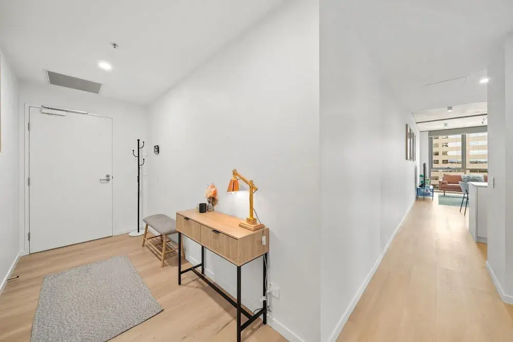 Bright 2-bed Apartment With Gym, BBQ & Pool Access