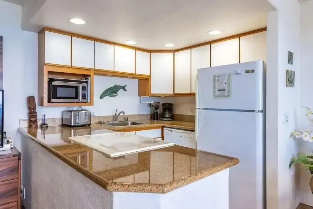 Kihei Beach, #507 1 Bedroom Condo by RedAwning