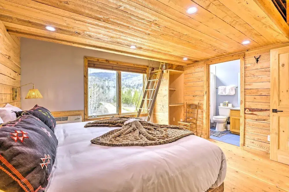 Secluded Granby Mtn Cabin: 75 Acres & Views