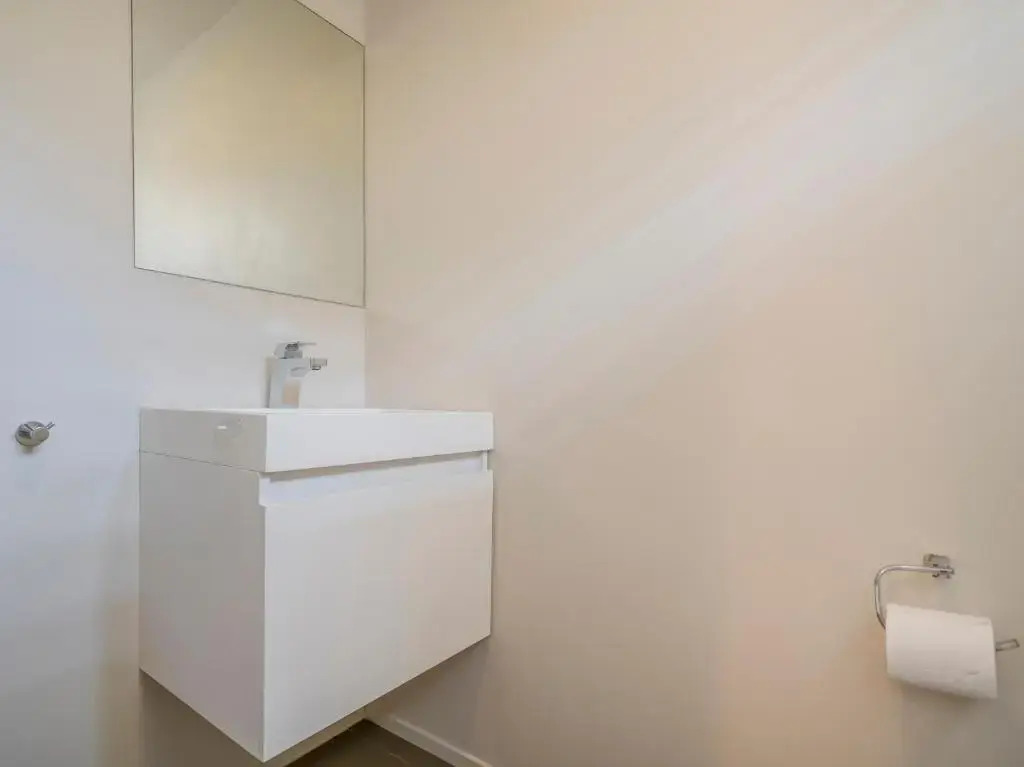 Lakeside Villa Retreat - Matarangi Downstairs Unit