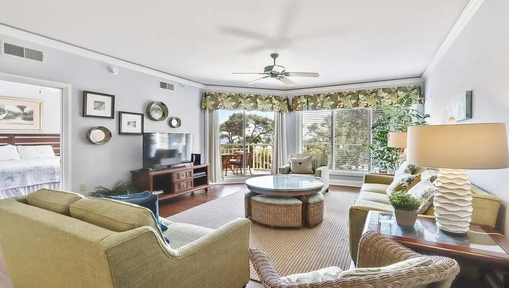 302 Windsor 1 Bedroom 2 Bathrooms Condo