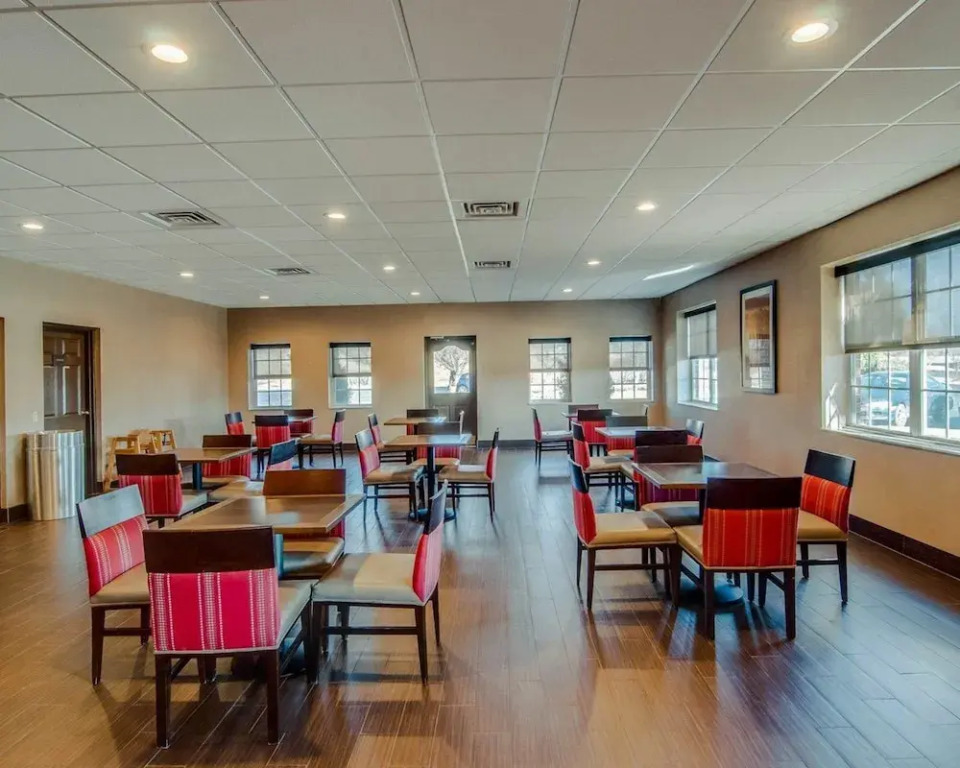 Comfort Inn & Suites