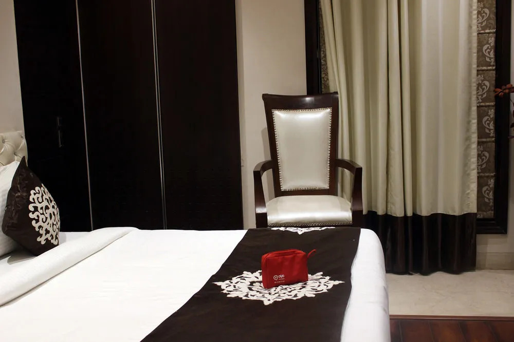 OYO 550 Hotel Aura Grand Residency