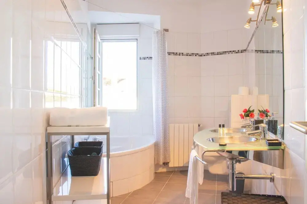 Large Apartment Saint Martin District