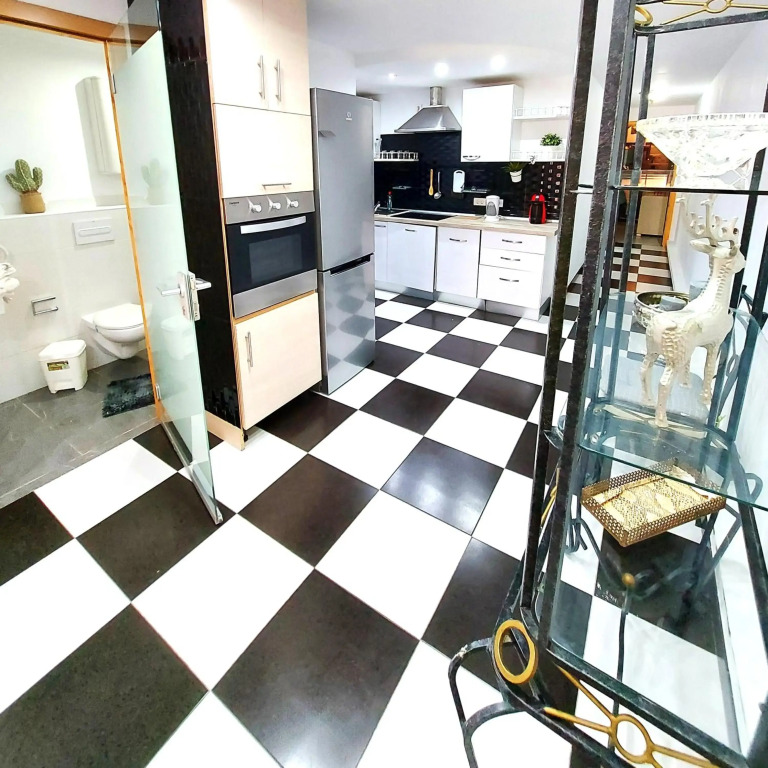 ELEGANT 2 BEDROOMS, Wifi free
