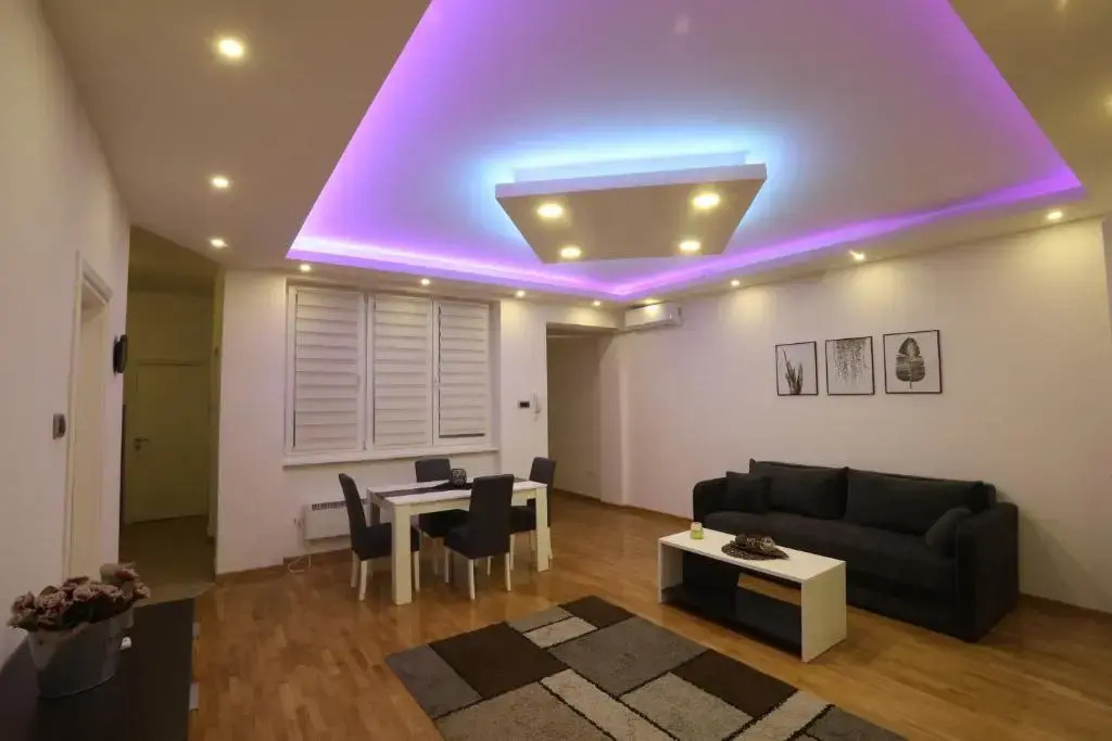 De Luxe Republic Square Apartment of 100sqm