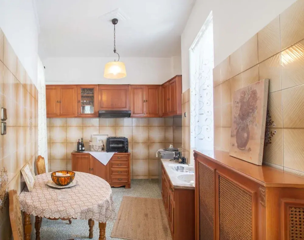Classic Central Athinian Apartment