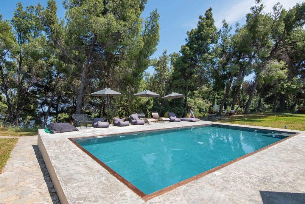 Pefkon Suites