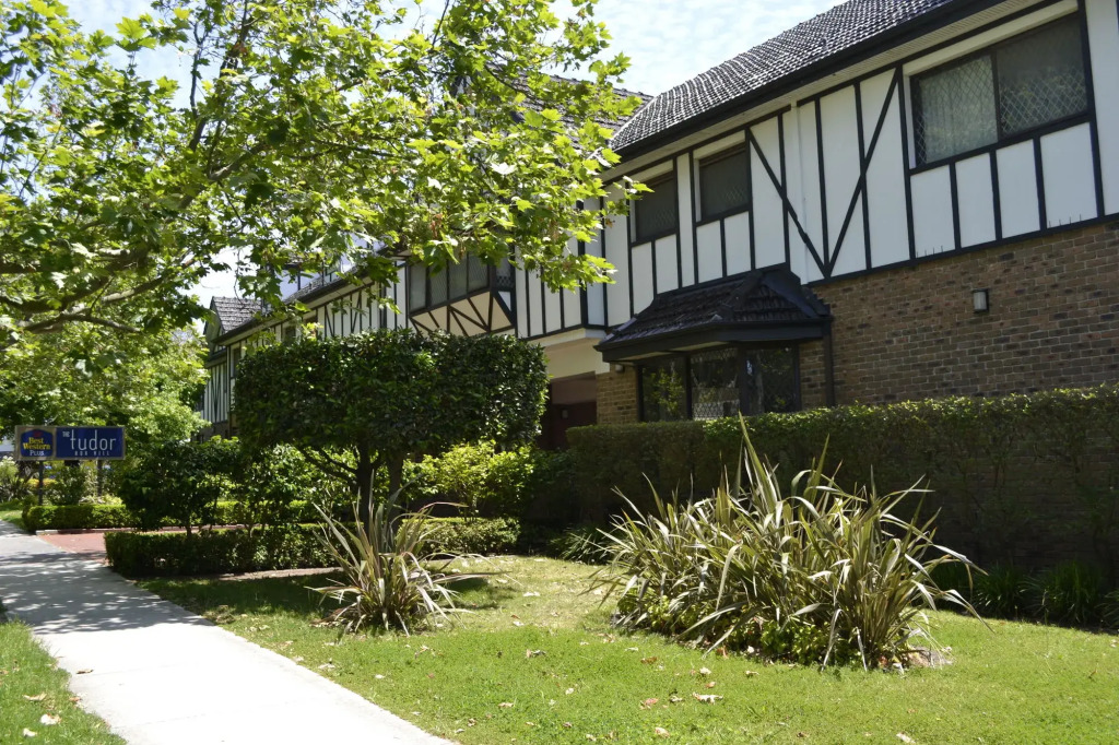Best Western Plus The Tudor Box Hill