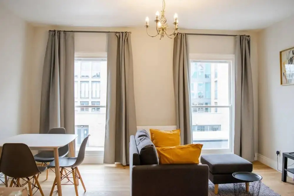Spacious And Charming 2 Bedroom Flat Near Shepherd's Bush