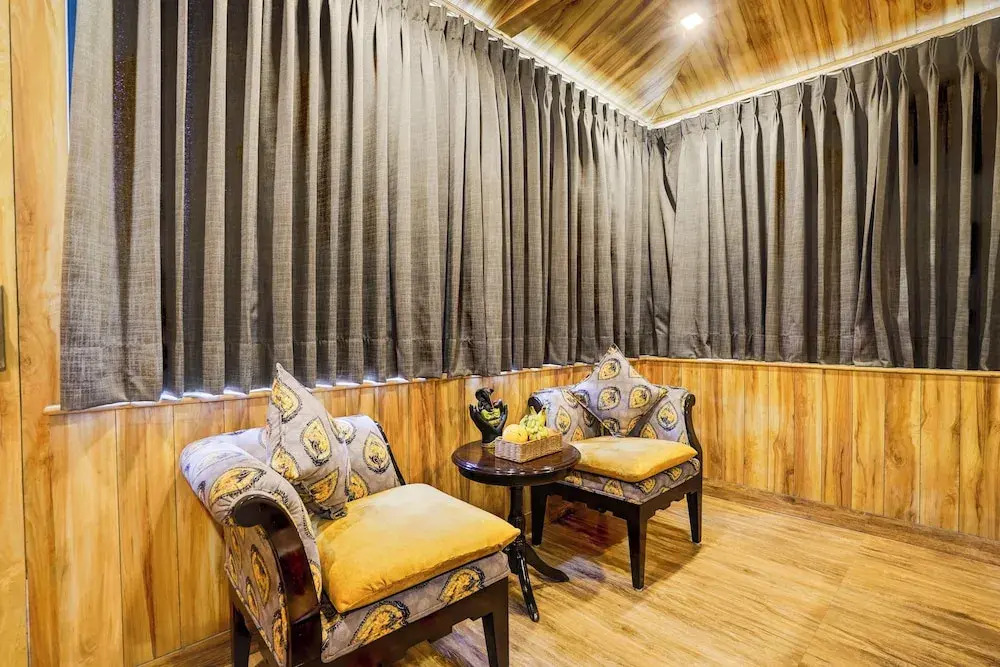 Alaya Stays Fortezza | Pet-friendly 6-BHK Farmhouse With Private Pool