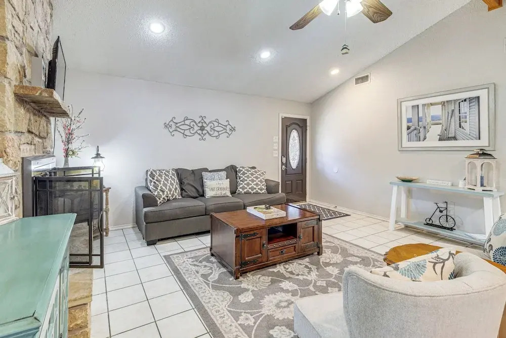 Lakefront Granbury Home w/ Dock, Decks & Hot Tub!