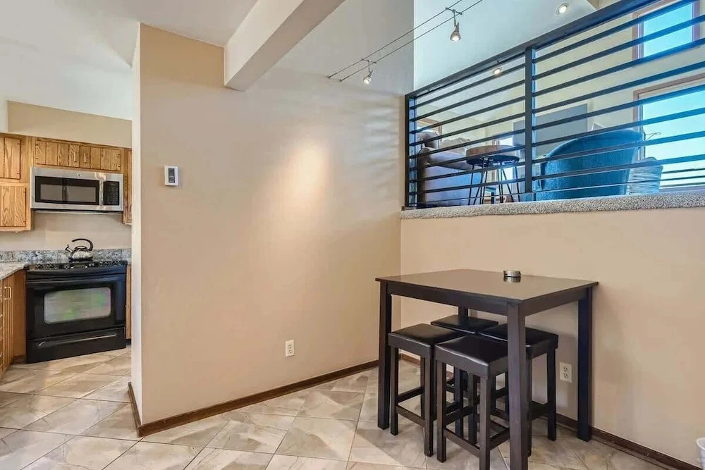 Family 2 Bedroom With Loft, Lake Views, Amazing Location