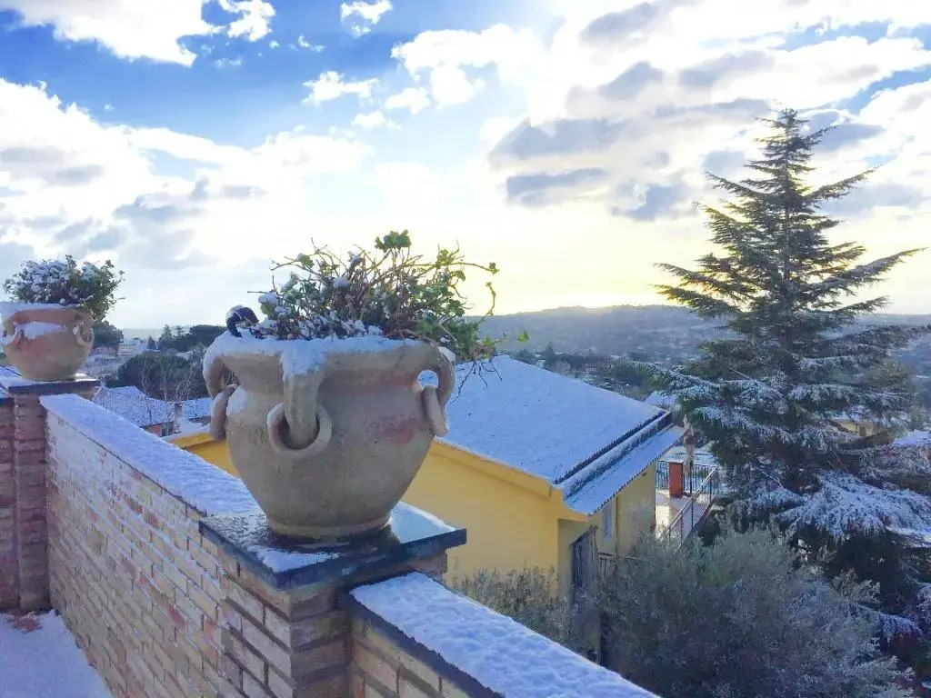 Studio In Trecastagni With Wonderful Sea View Furnished Terrace And Wifi 9 Km From The Beach