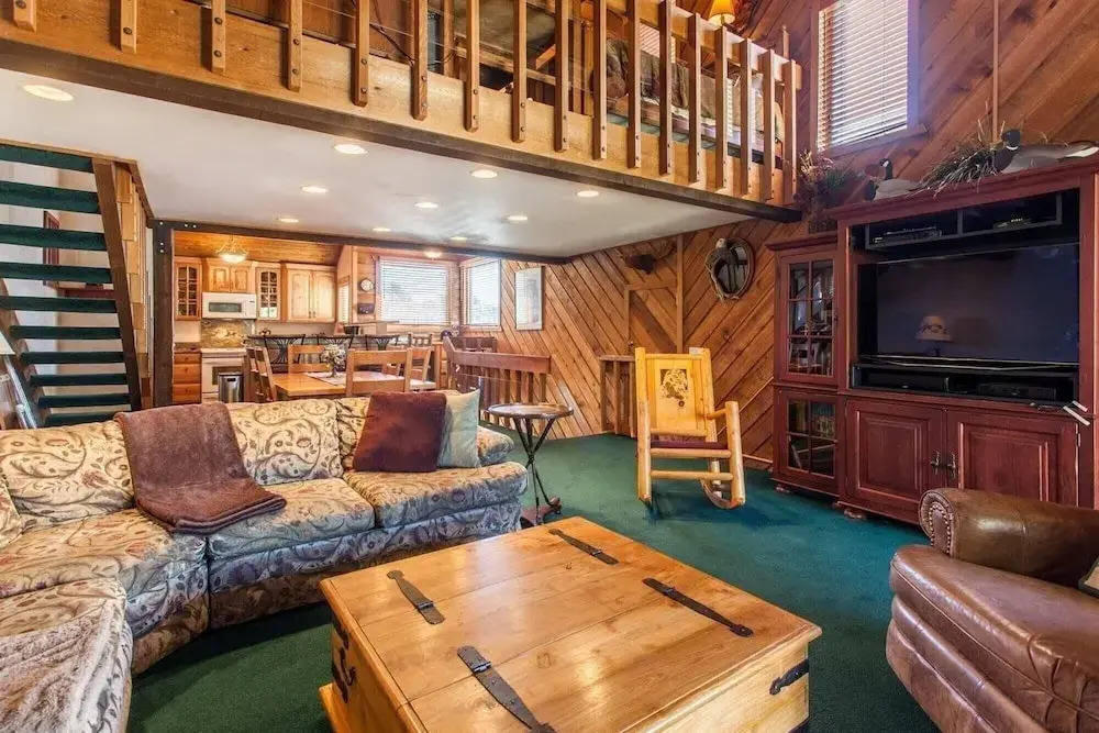 Snowcreek #320 Spacious, 3 bedroom + loft in Snowcreek phase 2 . Sleeps 10. Amazing Views