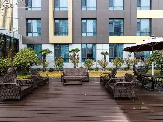 Rose Holiday Hotel